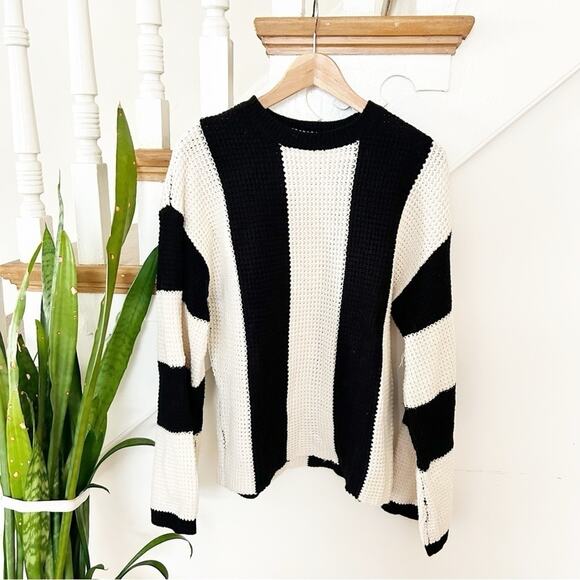 SHEIN Drop Shoulder Two Tone Sweater Black White Long Sleeves Pullover Size M - Picture 1 of 5